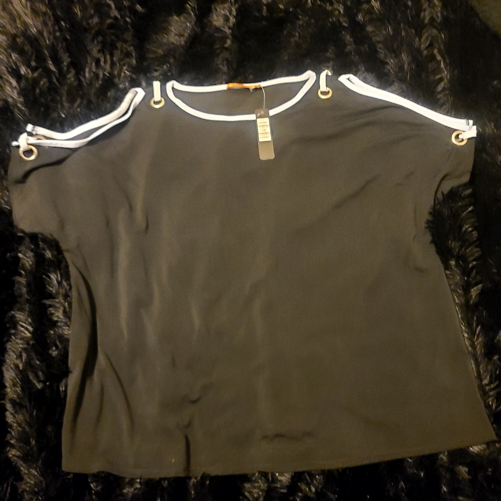 1xl cold shoulder top